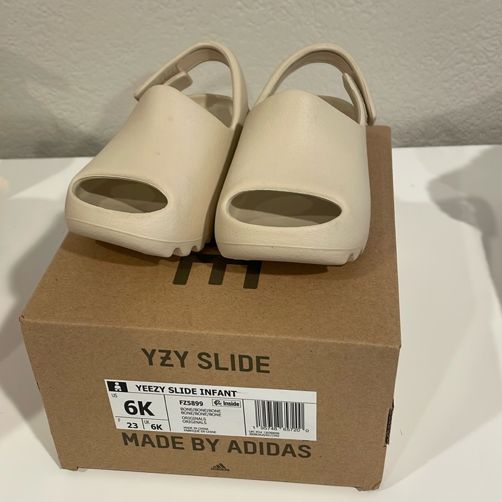 Yeezy Infant Slides 6K (really 4k)